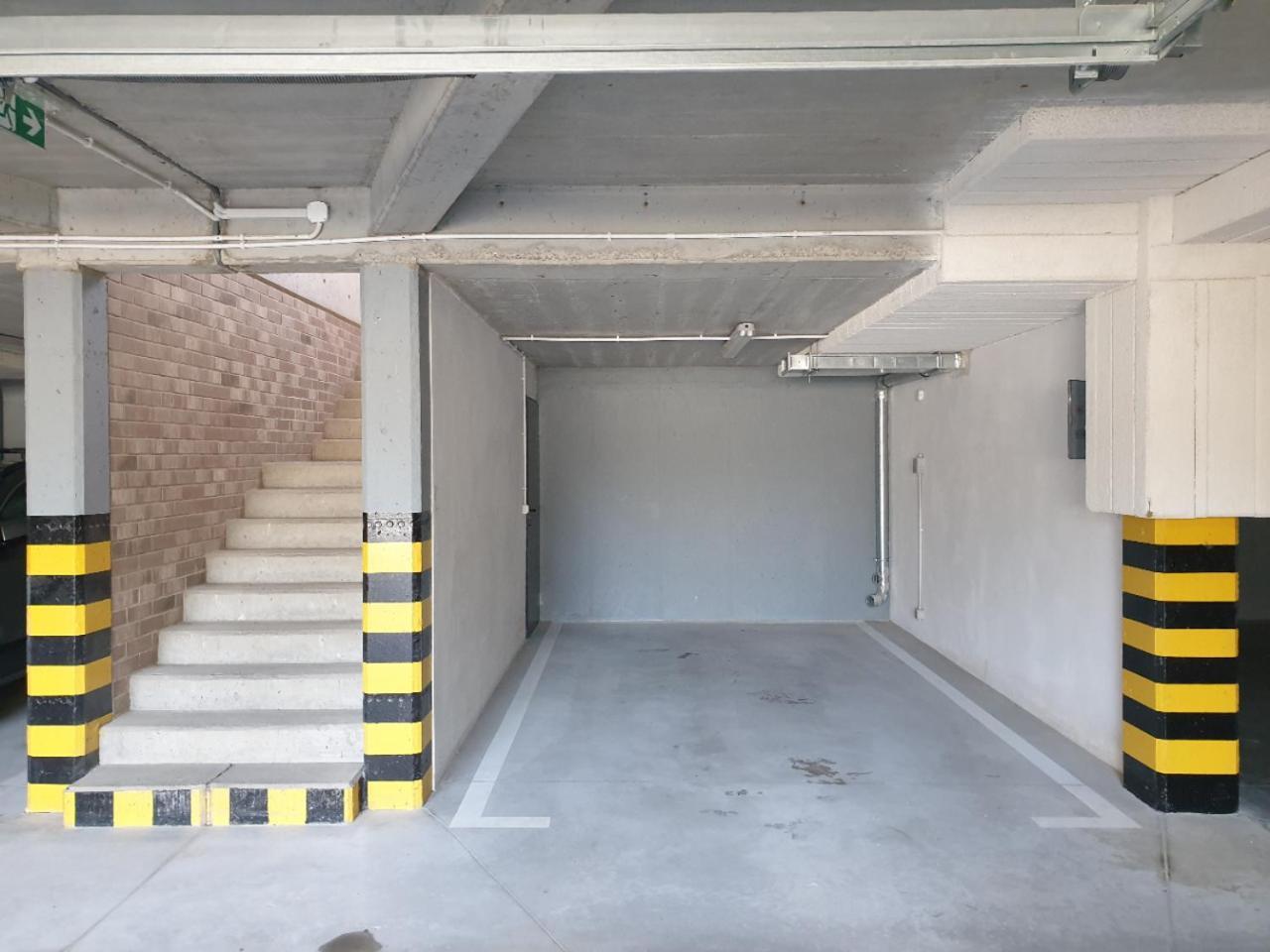 Near The Airport- Apartament *